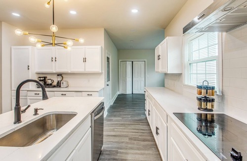 Florence House | 3-Story Home w/Private Backyard in Florence!