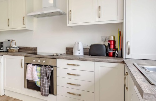 Penmachno Cottage | 3 TYN Y MYNYDD, pet friendly, with open fire in Penmachno
