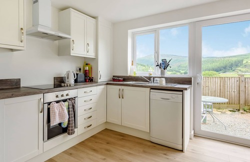 Penmachno Cottage | 3 TYN Y MYNYDD, pet friendly, with open fire in Penmachno