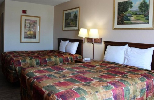 Mount Vernon Hotel | 3 x Non-Smoking Two Queen Beds at FairBridge Inn Express Mt Vernon