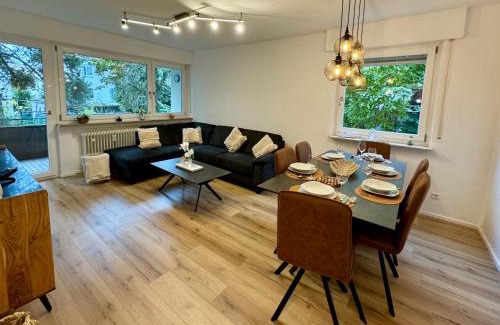 Sindelfingen Apartment | 3 Zimmer Apartment, 82 qm, max 5 Pers, Balkon, Garage, Internet 300 mBit