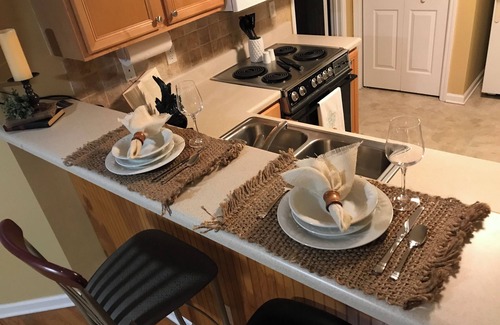 Cumming Apartment | 30 day+ Long term, Comfortable, Exclusive, Balcony Guest Suite, quiet.