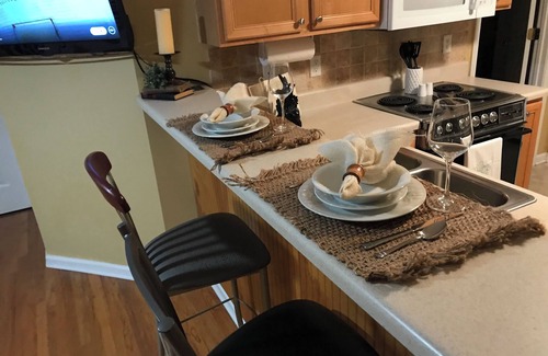 Cumming Apartment | 30 day+ Long term, Comfortable, Exclusive, Balcony Guest Suite, quiet.