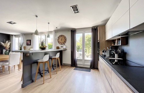 Saint-Pierre-du-Perray House | 30 KM from Paris, quiet house with heated swimming pool
