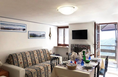Peglio Apartment | 30 m² Apartment ∙ 1 bedroom ∙ 3 guests