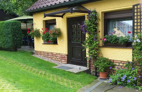 Glienicke/Nordbahn House | 30 minutes to the city center of Berlin