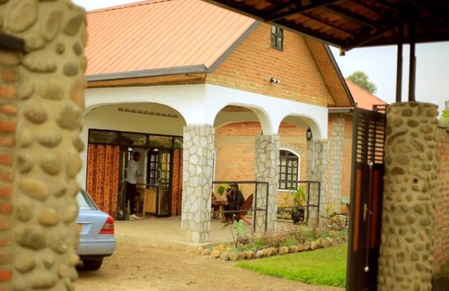 Ruhengeri Bed & Breakfast | 30 minutes to the Volcanoes National Park! With Bed And Breakfast