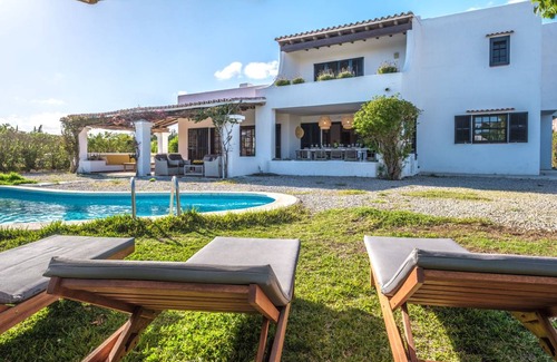 Sant Jordi de Ses Salines House | 300 m² House ∙ 6 bedrooms ∙ 12 guests