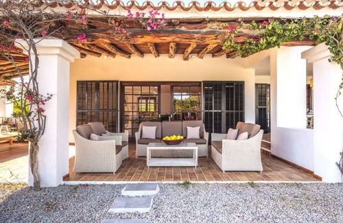 Sant Jordi de Ses Salines House | 300 m² House ∙ 6 bedrooms ∙ 12 guests