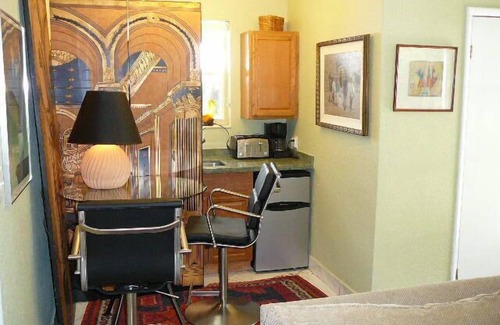 Wilton Manors Cottage | 300+ FIVE STAR RATINGS: Upscale, Private Cottage in Ft. Lauderdale/Wilton Manors