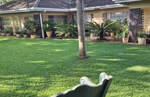 Harare Apartment | 300 m² Apartment ∙ 6 bedrooms ∙ 12 guests