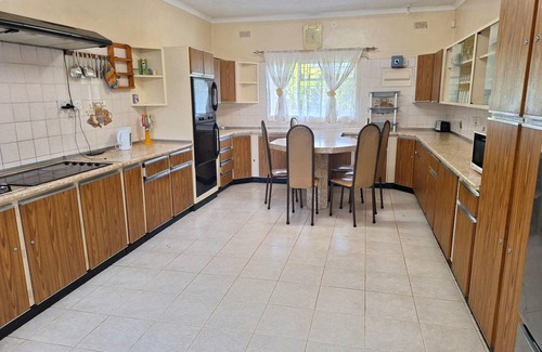Harare Apartment | 300 m² Apartment ∙ 6 bedrooms ∙ 12 guests