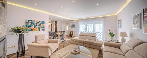 Terezvaros Apartment | 300 m² Apartment ∙ 6 bedrooms ∙ 16 guests
