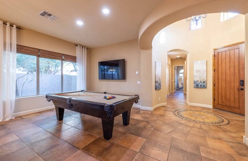 Power Ranch House | 300 m² House ∙ 4 bedrooms ∙ 12 guests