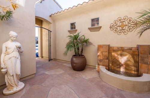 Power Ranch House | 300 m² House ∙ 4 bedrooms ∙ 12 guests