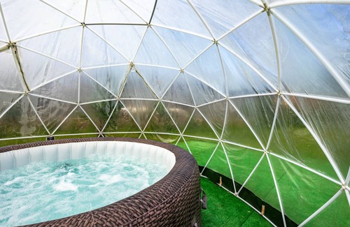 Novales House | 300 m² House ∙ 5 bedrooms ∙ 10 guests