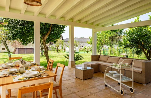 Novales House | 300 m² House ∙ 5 bedrooms ∙ 10 guests