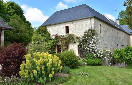 Ponts sur Seulles House | 300 m² House ∙ 6 bedrooms ∙ 12 guests