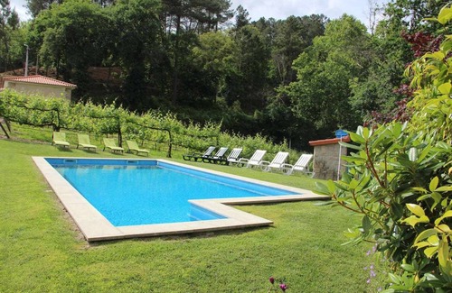 Molares House | 300 m² House ∙ 6 bedrooms ∙ 18 guests