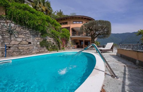 Cressogno Resort | 300 m² Luxury rental ∙ 5 bedrooms ∙ 10 guests