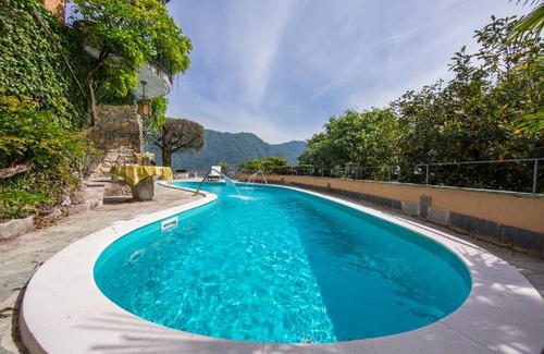 Cressogno Resort | 300 m² Luxury rental ∙ 5 bedrooms ∙ 10 guests