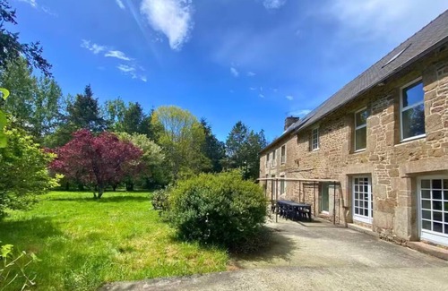 Saint-Remy-du-Plein House | 300 m² manor house set in wooded grounds
