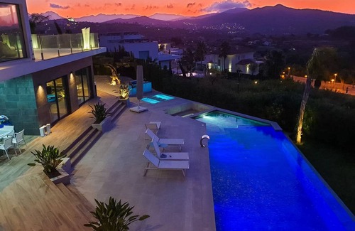 Cansalades Villa | 300 m² Villa ∙ 1 bedroom ∙ 8 guests