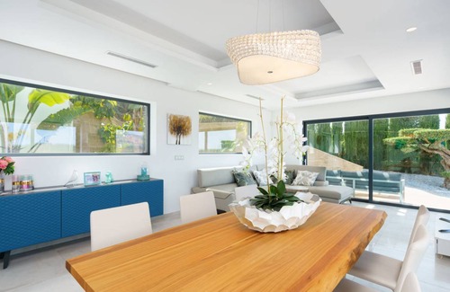 Cansalades Villa | 300 m² Villa ∙ 1 bedroom ∙ 8 guests
