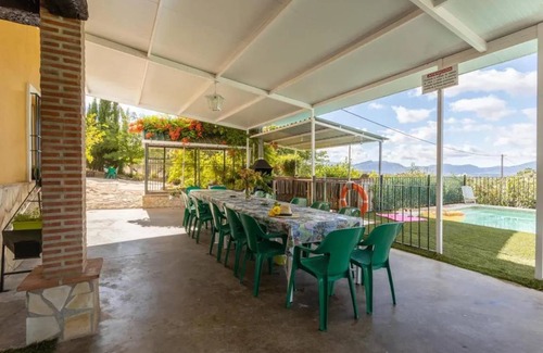 Archidona Villa | 300 m² Villa ∙ 5 bedrooms ∙ 20 guests