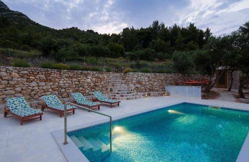 Pitve Villa | 300 m² Villa ∙ 5 bedrooms ∙ 14 guests