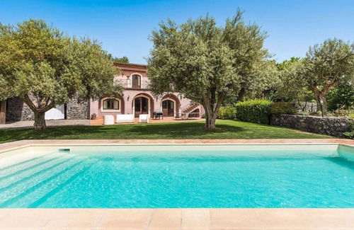 Milo Villa | 300 m² Villa ∙ 6 bedrooms ∙ 12 guests