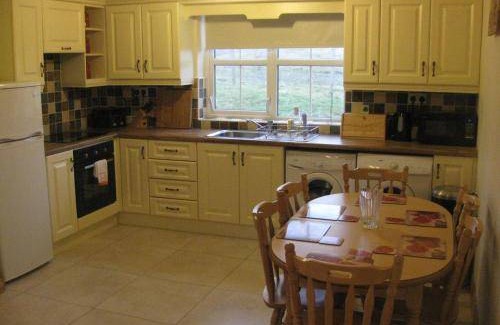Fintown House | 3000 m² House ∙ 3 bedrooms ∙ 10 guests