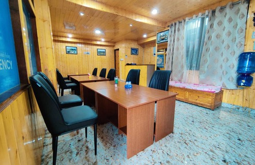 Gangtok House | 3000 m² House ∙ 12 bedrooms ∙ 30 guests