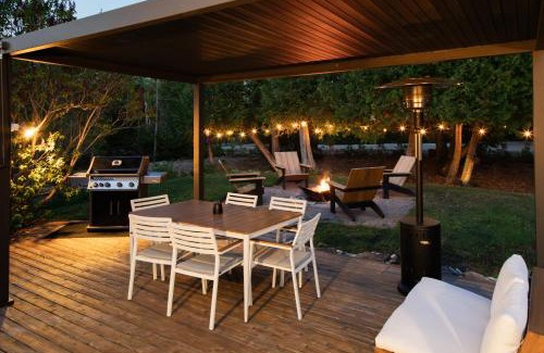 Northern Bruce Peninsula House | 300ft Modern Luxury Lakefront Hot Tub Steam Bath