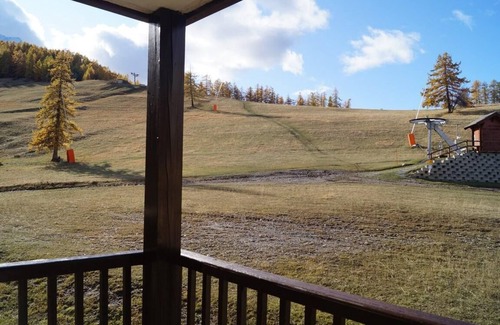 Le Super-Sauze Apartment | 300m from resort center, 3rd floor, view ski slopes, balcony, tv, 26m², Sauze - Super Sauze
