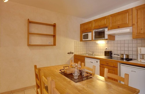 Les Deux Alpes Apartment | 300m from resort center, balcony, tv, 52m², Les 2 Alpes