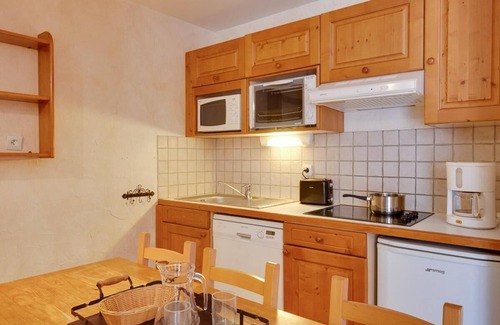 Les Deux Alpes Apartment | 300m from resort center, balcony, tv, 52m², Les 2 Alpes