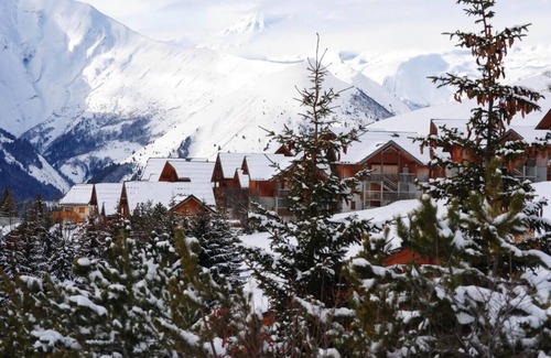 Albiez-le-Vieux Apartment | 300m from shops, Ground floor, view mountain, terrace, parking, tv, ski locker, 42m²
