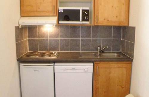 Vaujany Apartment | 300m from ski lifts, sauna, hammam, balcony, parking, tv, 50m², Vaujany