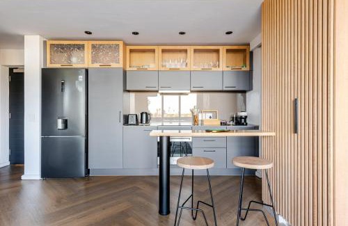 Century City Apartment | 308 Bridgewater One - Two Bedroom Apartment with Park Views