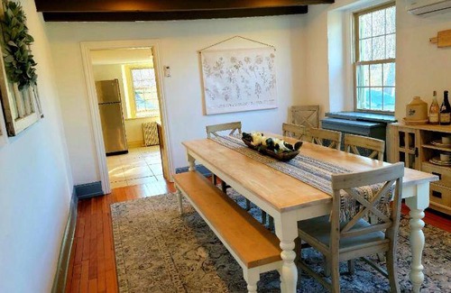 Downingtown House | 309 m² House ∙ 3 bedrooms ∙ 10 guests
