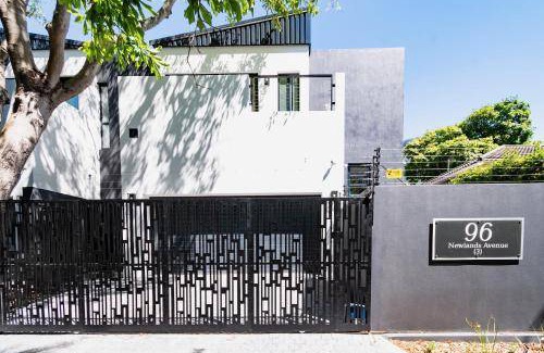 Newlands Villa | 309 m² Villa ∙ 3 bedrooms ∙ 6 guests