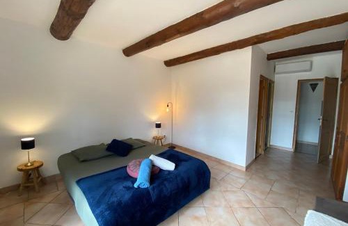 Althen-des-Paluds House | 30m2 suite in 18th-century Provencal farmhouse