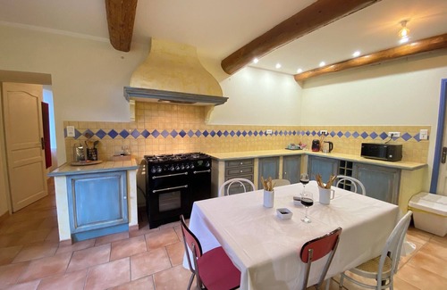 Althen-des-Paluds House | 30m2 suite in 18th-century Provencal farmhouse