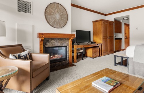 Stowe Area Cabin | #311 | Studio | Upper Main | 3rd floor | Spruce Peak & Village Views!