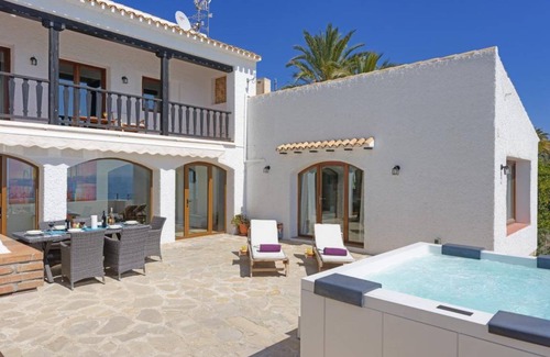 Villajoyosa House | 314 m² House ∙ 3 bedrooms ∙ 6 guests