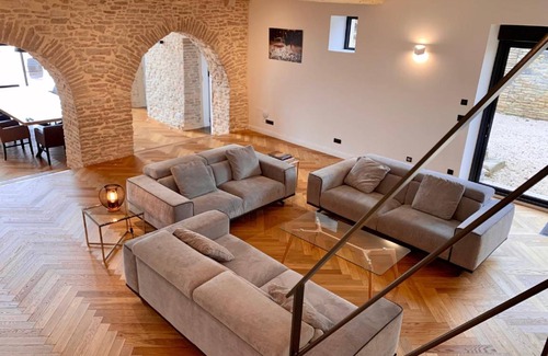 Ladoix-Serrigny House | 320 m² House ∙ 5 bedrooms ∙ 10 guests
