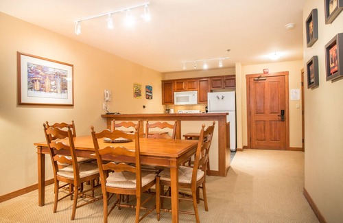 Salt Lake Mountain Resorts Condo | 3216 - One Bedroom + Den Standard Powderhorn Lodge by RedAwning