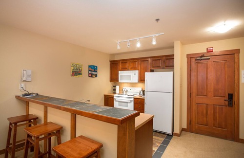 Salt Lake Mountain Resorts Condo | 3216 - One Bedroom + Den Standard Powderhorn Lodge by RedAwning