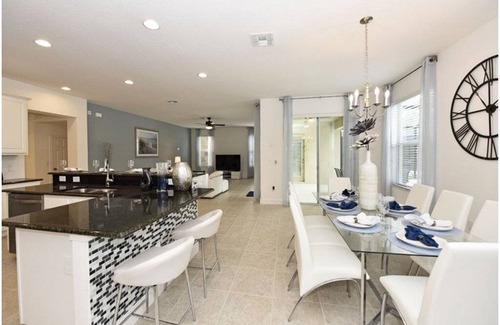 Beach District House | 323 m² House ∙ 6 bedrooms ∙ 12 guests